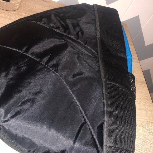 Side Strap Chevy Backpack - Very spacious - Picture 3 of 5